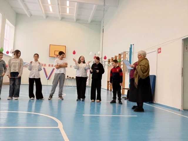 🥞 Масленица идёт — блин да мёд несёт! ☀️